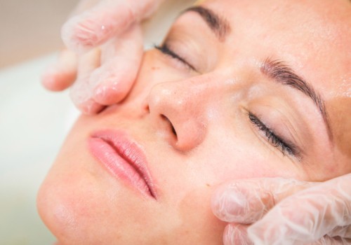 Soins du visage anti-âge, confort peau sensible et sèche